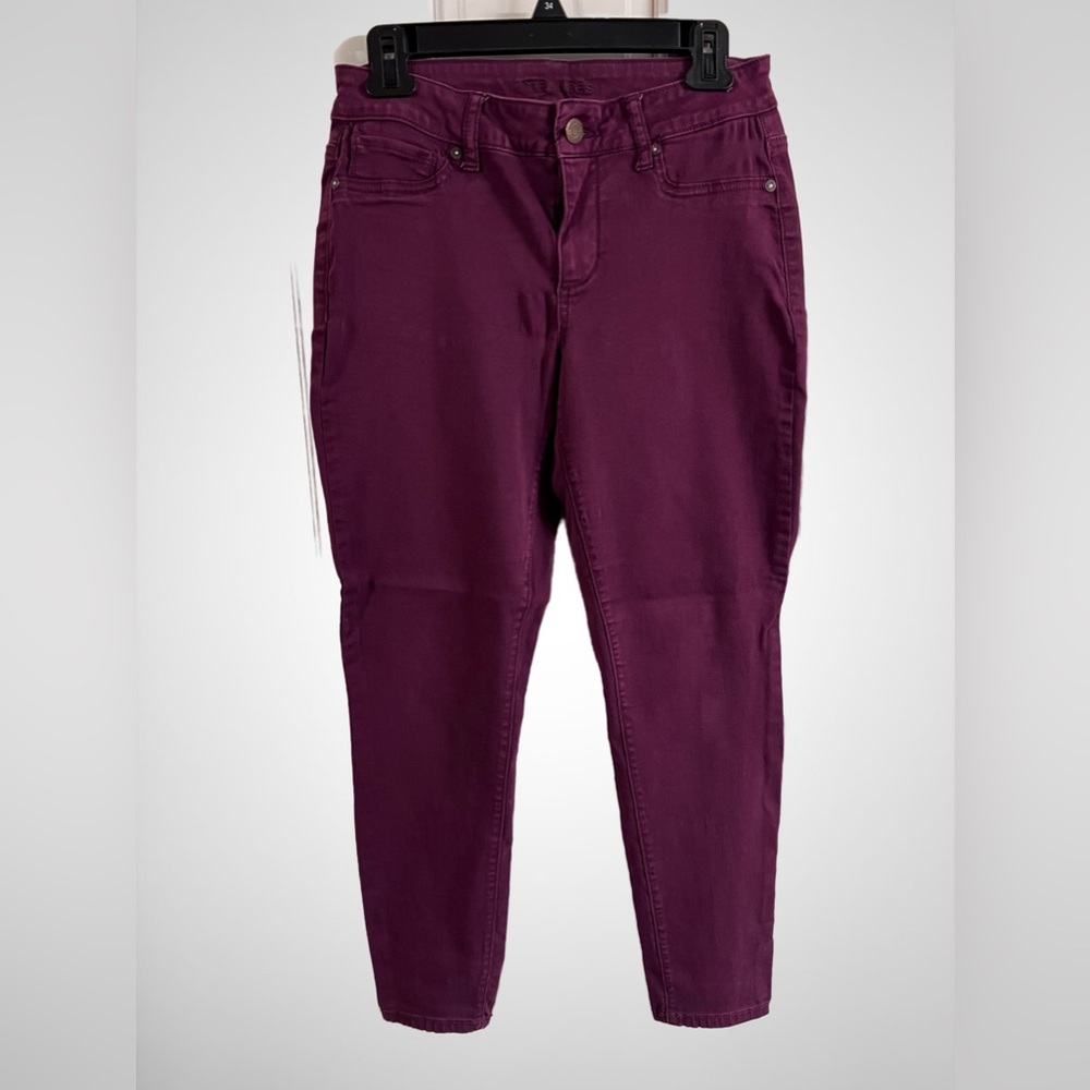 Maroon jeggings. Size Medium-Short